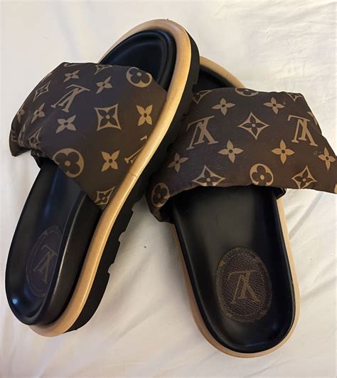 chinelo louis vuitton feminino|louis vuitton women's sneakers.